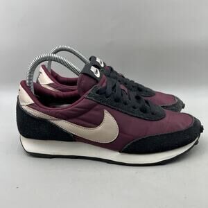 Nike Daybreak Running Shoes Women Size 7.5 Burgundy Black Comfort Low Sneakers